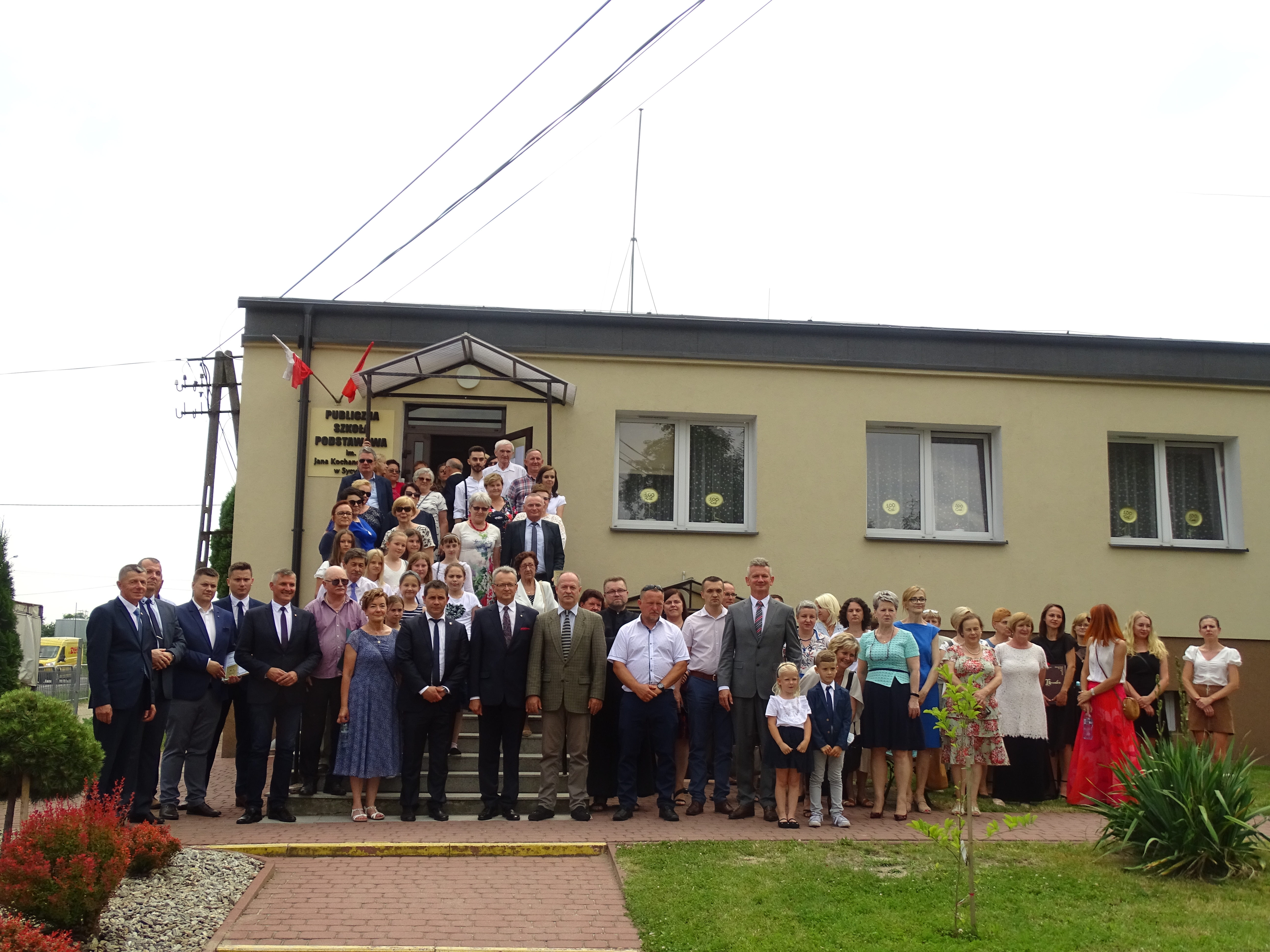 Wspólne zdjęcie wszystkich uczestników jubileuszu.