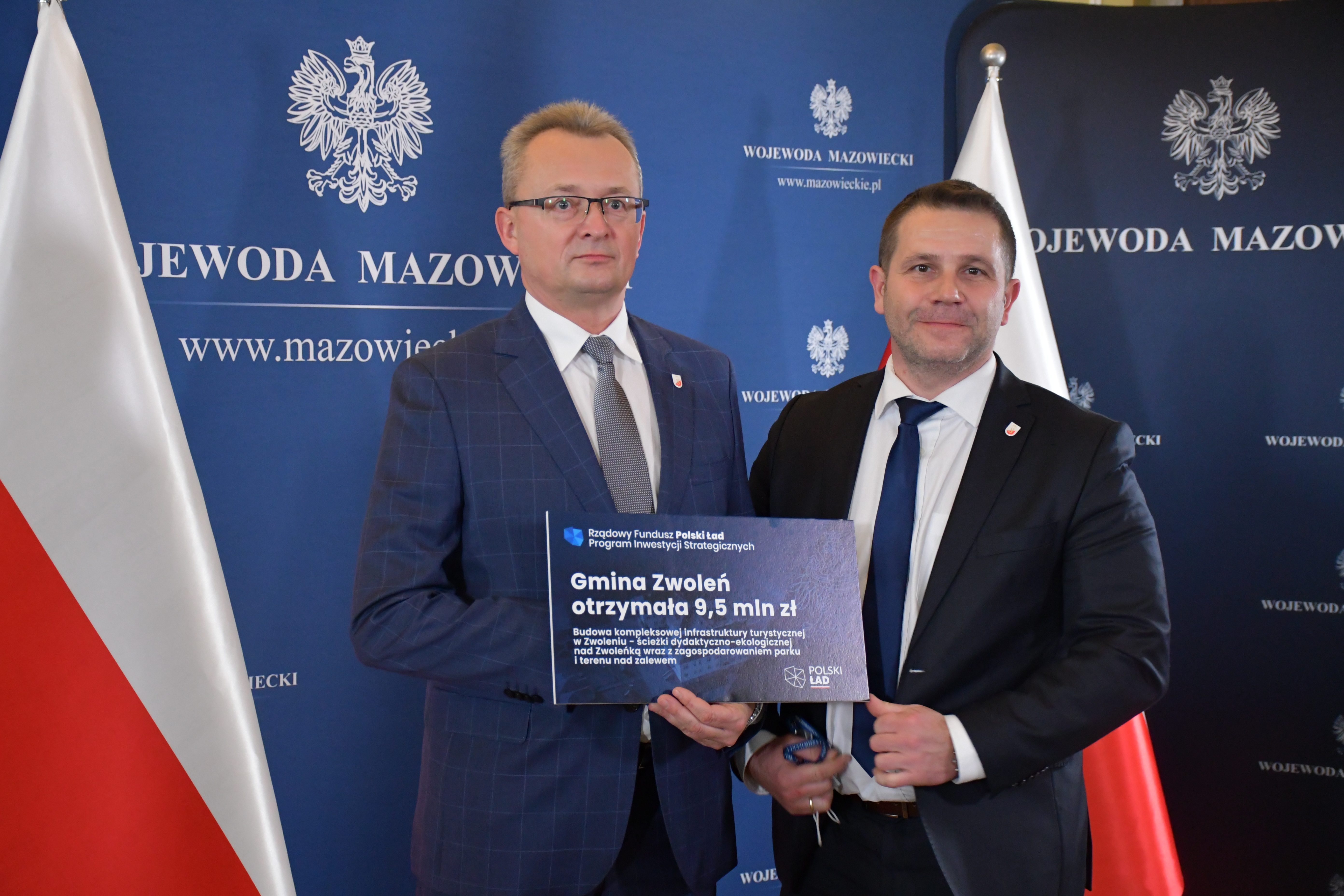 Wspólne zdjęcie Burmistrza Zwolenia Arkadiusza Sulimy oraz z-cy burmistrza Grzegorza Molendowskiego.