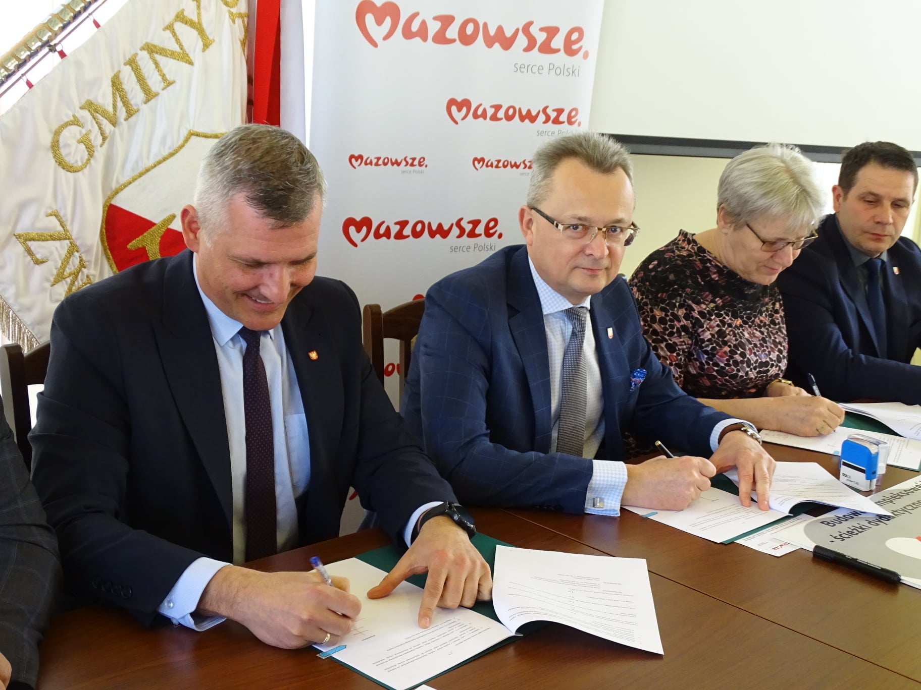 Dokument w tej sprawie swoimi podpisami parafowali: burmistrz Zwolenia Arkadiusz Sulima oraz wicemarszałek województwa mazowieckiego Rafał Rajkowski.