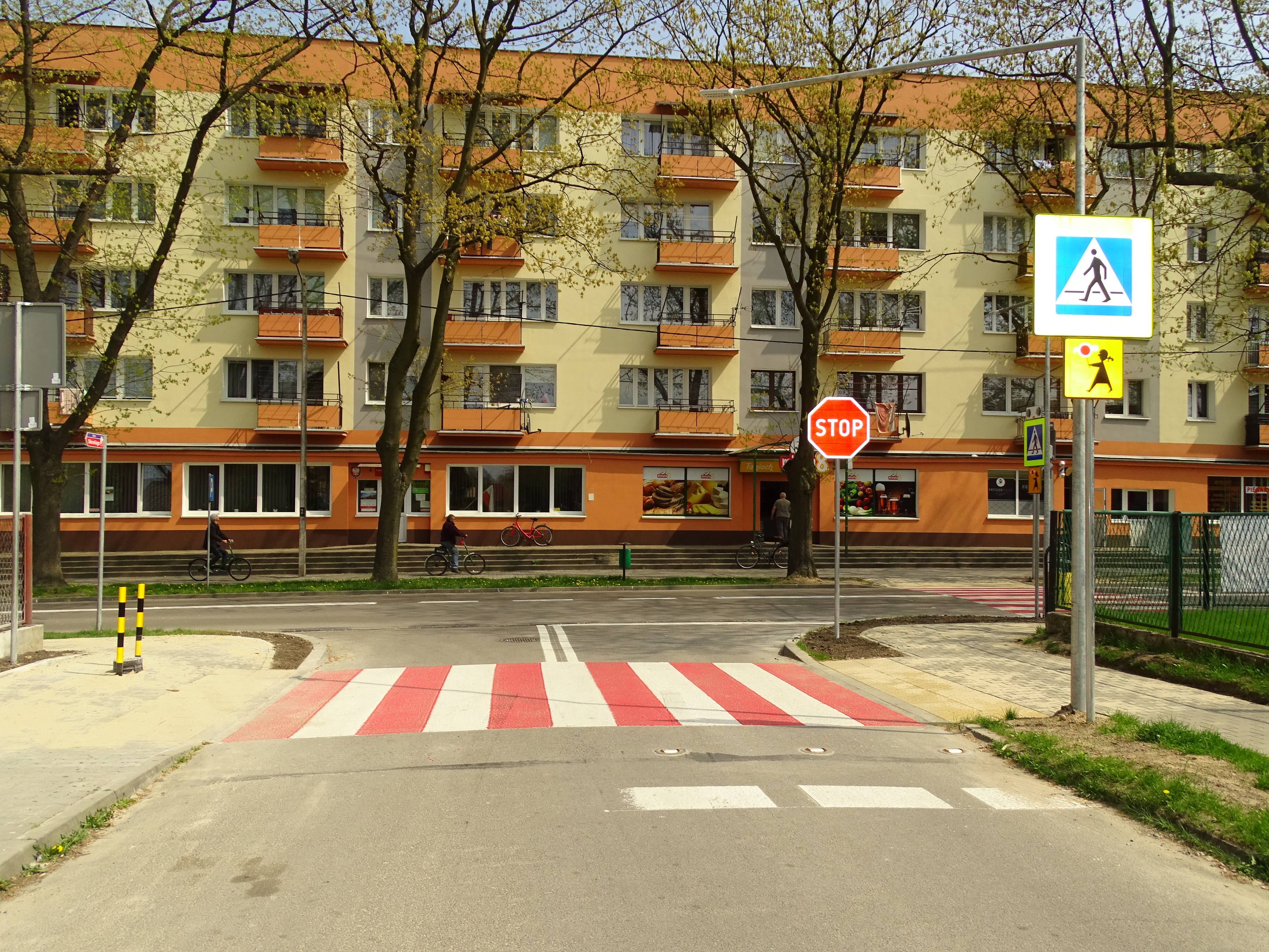 Przejście dla pieszych w ulicy Generała Sikorskiego. 