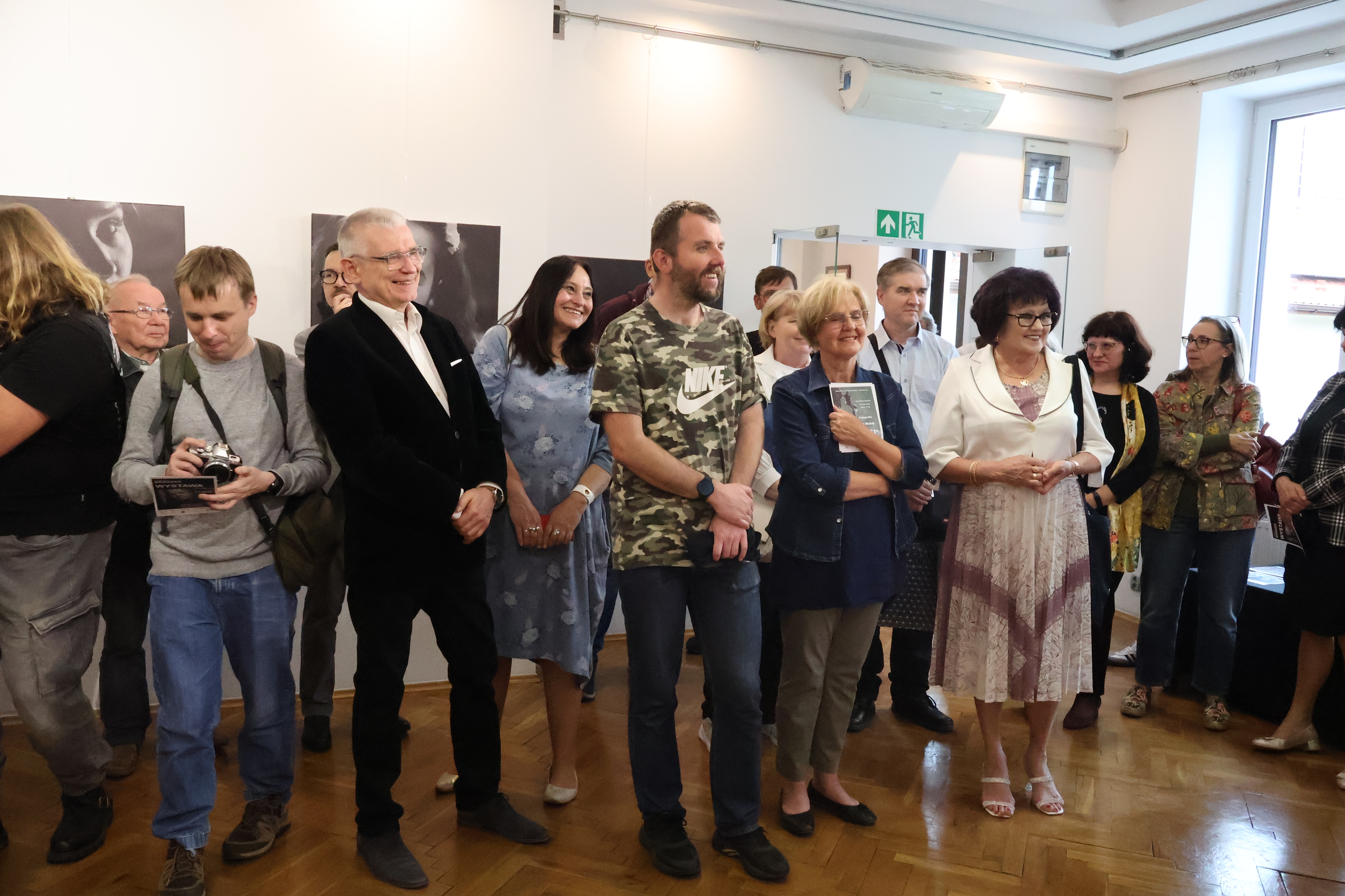 Wystawy zgromadziły wielu miłośników sztuki